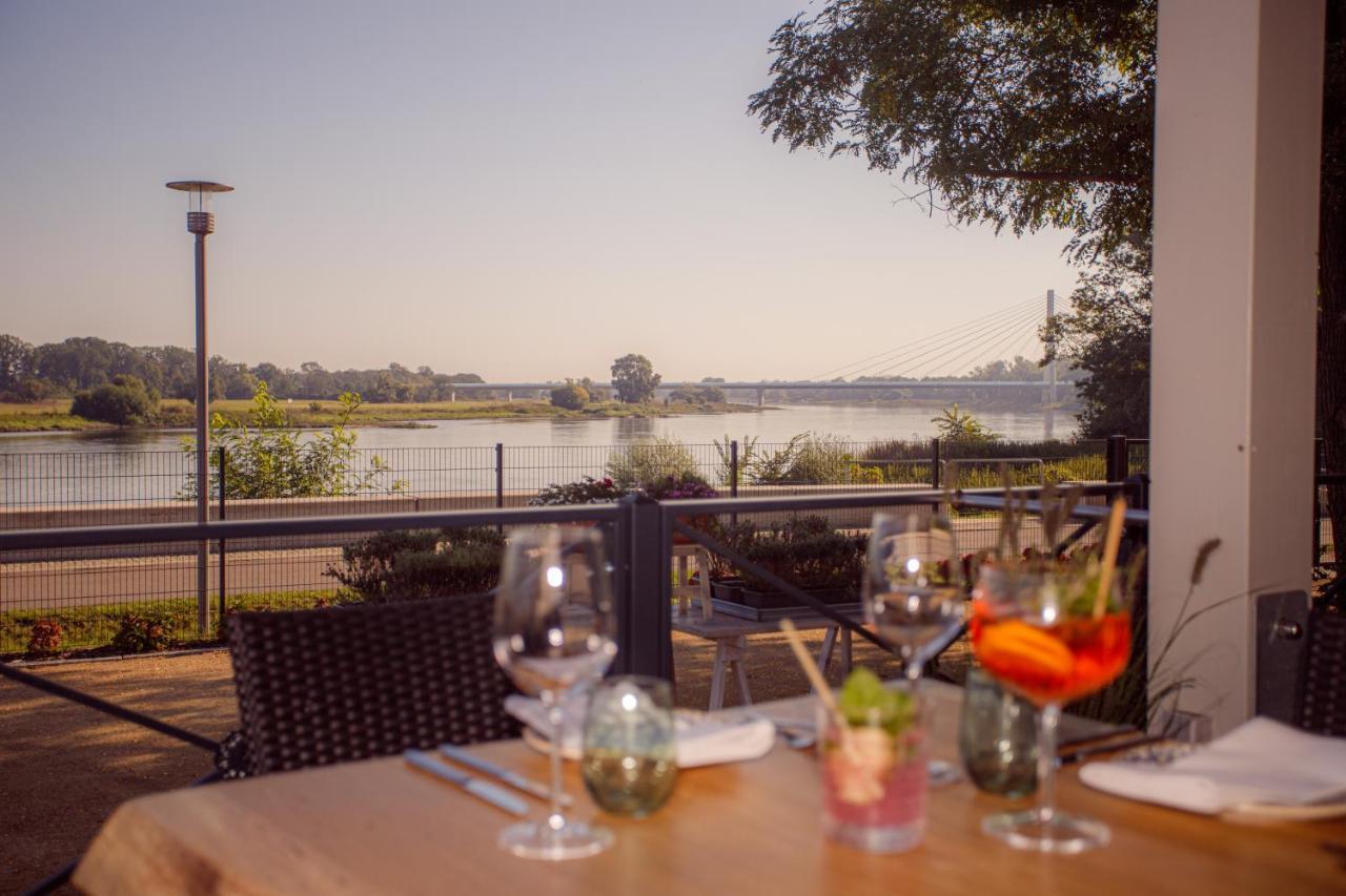 Weltrad Am Fluss Restaurant & Quartier Schönebeck Exterior foto